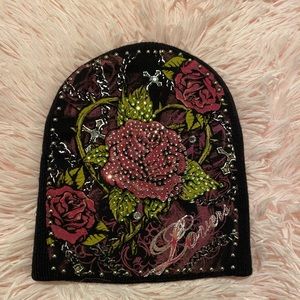 🌹Ladies black floral knit beanie with rhinestones.